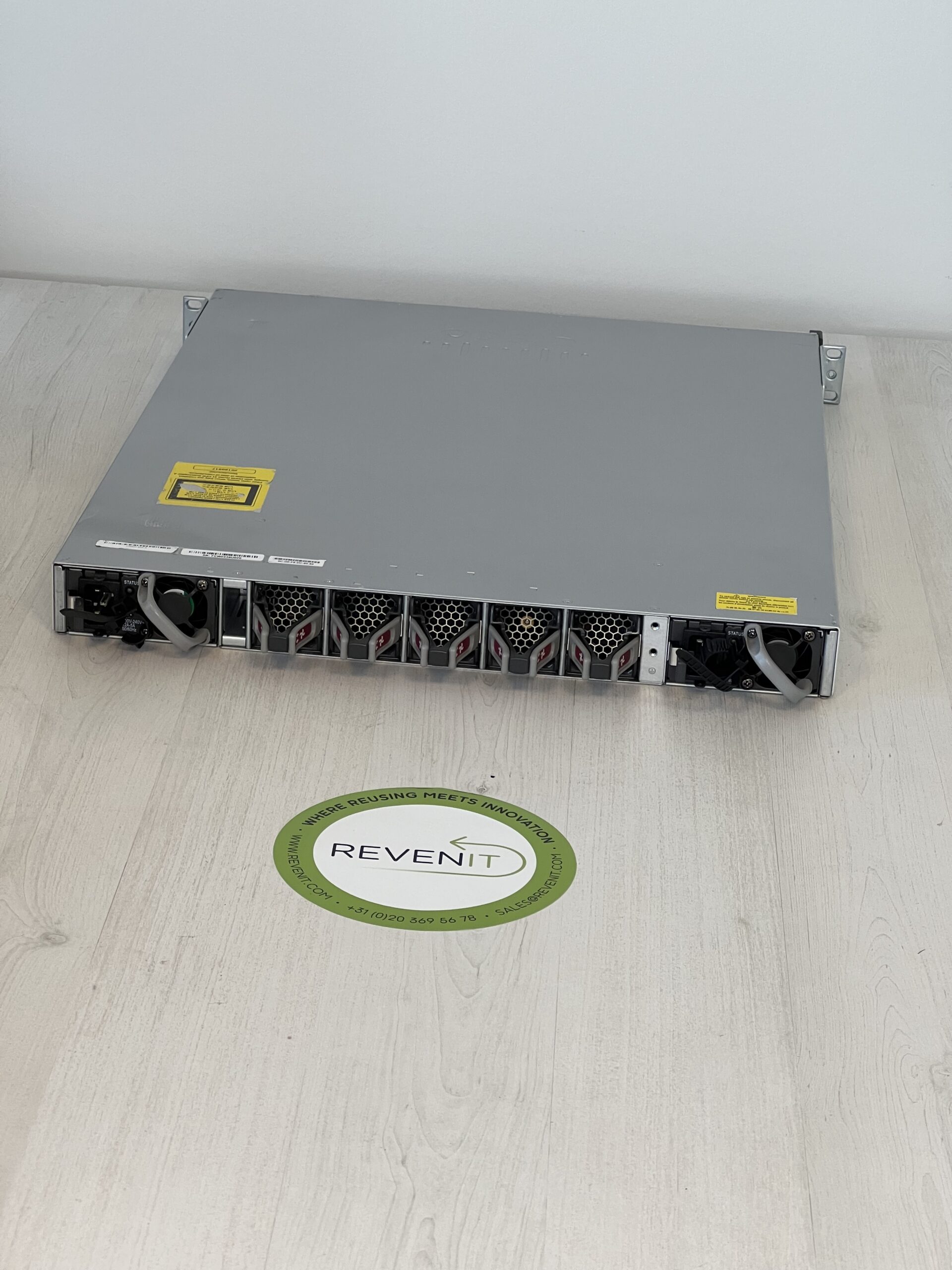 C9500-40X-A – Revenit